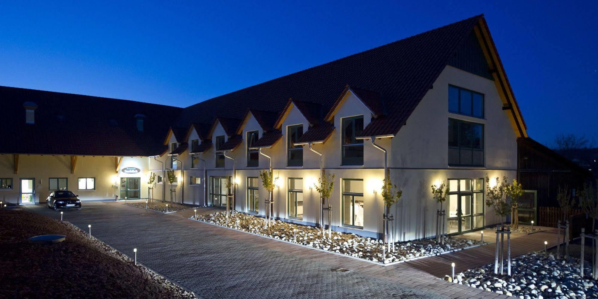 Apartments Golfpark Schlossgut Sickendorf Lauterbach Exteriör bild