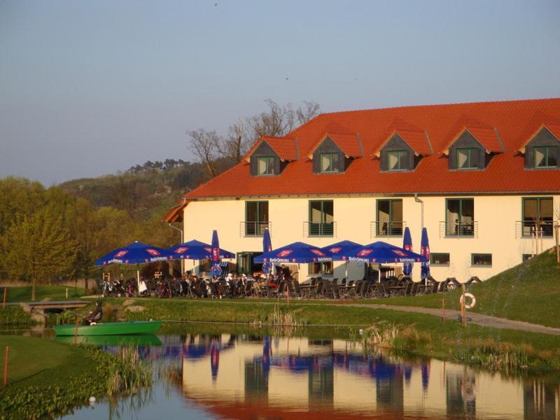 Apartments Golfpark Schlossgut Sickendorf Lauterbach Exteriör bild